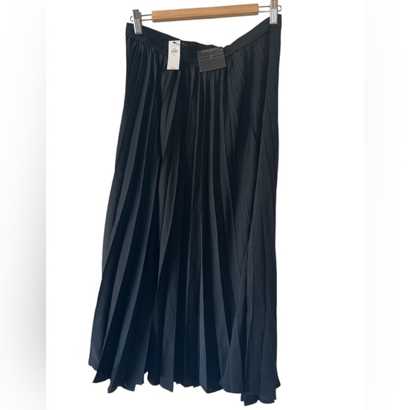 NEW Banana republic pleated midi skirt w slit - Picture 3 of 5